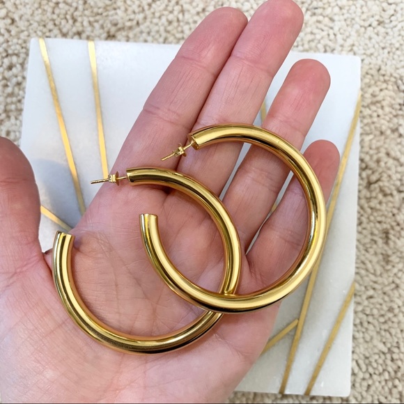 Lightweight Metal Gold Tone Hoop Earrings - Picture 3 of 3